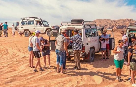 Jeep Safari – Abenteuer in der Wüste von Hurghada Jeep Safari – Abenteuer in der Wüste von Hurghada
