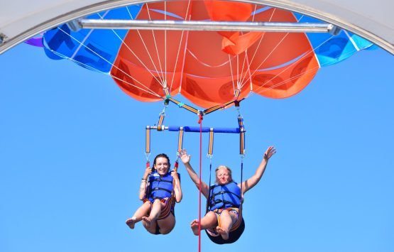 Parasailing in Hurghada: Ein unvergessliches Erlebnis in den Lüften Parasailing in Hurghada: Ein unvergessliches Erlebnis in den Lüften